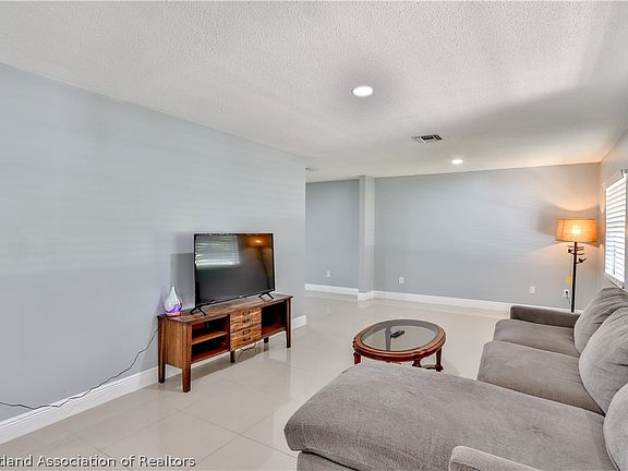 3rd image of 4513 Lake Haven Blvd