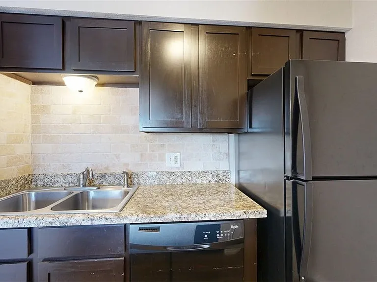 904 University Oaks Blvd #26 — Photo 6