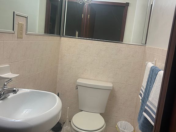 1st floor bathroom