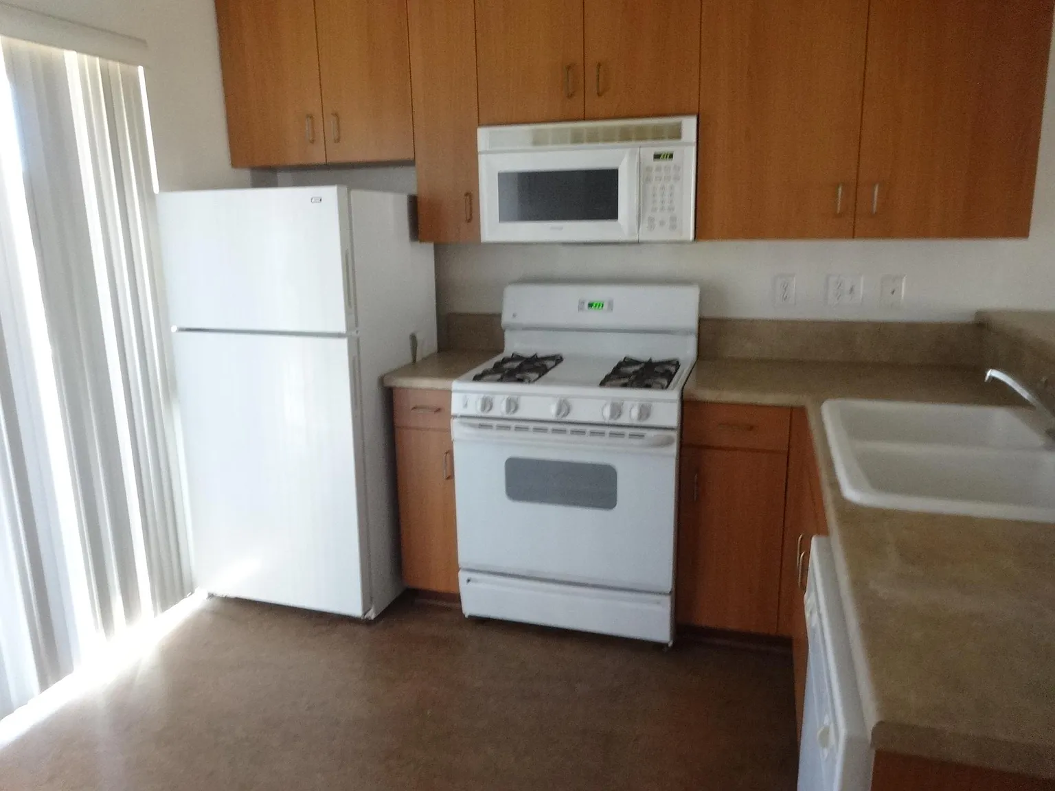 517 E Harvard Blvd — Photo 4