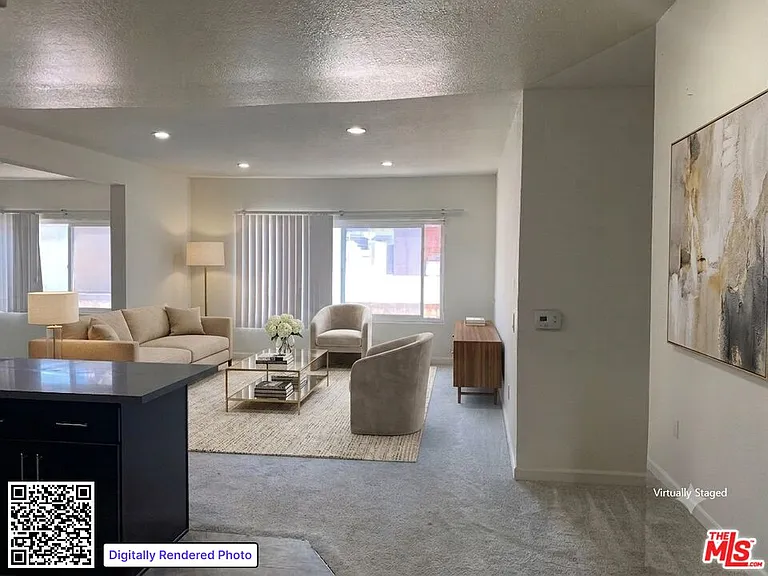 545 S Manhattan Pl #11 — Photo 2