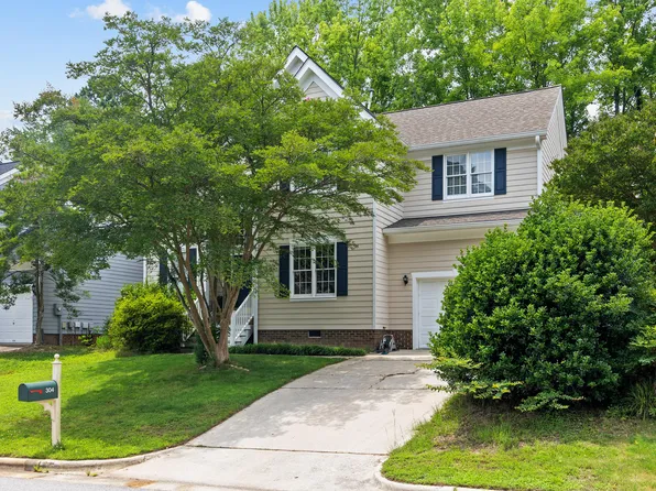 304 Gold Point Dr, Cary, NC 27519