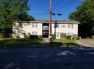 221 N Irwin St APT 8, Milledgeville, GA 31061