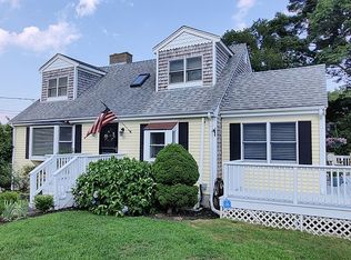 83 Long Meadow Rd, Portsmouth, RI 02871