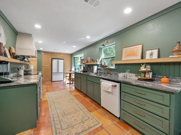 20616 E Grove Club Lake Rd, Whitehouse, TX 75791
