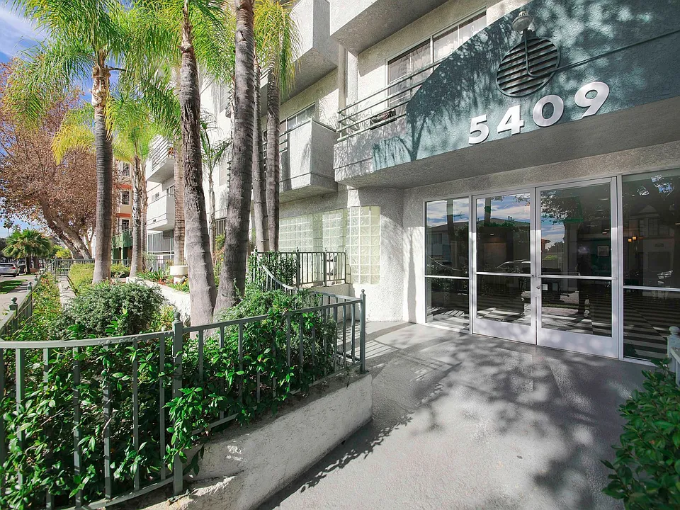 Sterling Court Apartments