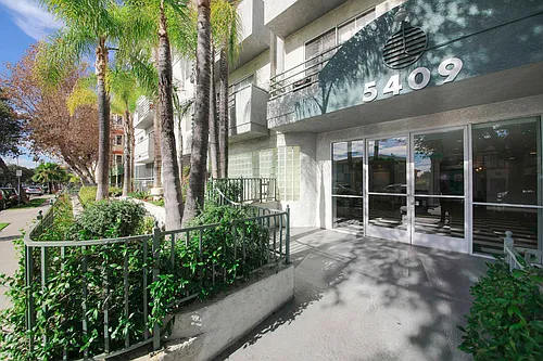 Sterling Court Apartments Photo 1