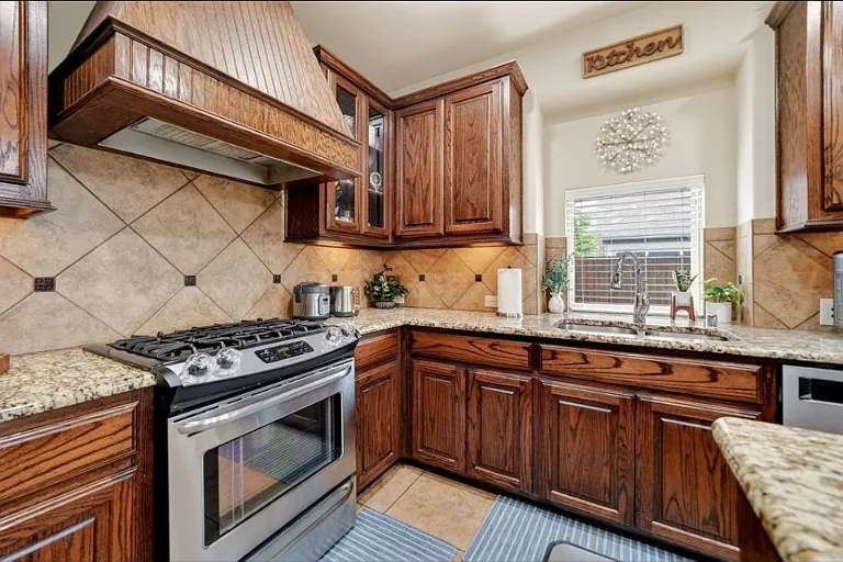 1104 Brendan Dr — Photo 17