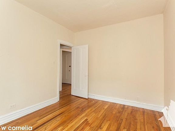 2nd image of 622 W Cornelia Ave #718