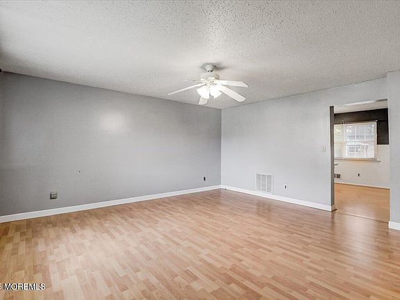 5th image of 604 Ezara Ct