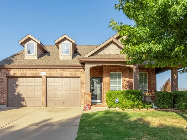 4525 Golden Yarrow Dr, Fort Worth, TX 76244