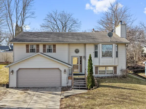 2494 Vagabond St, Green Bay, WI 54302