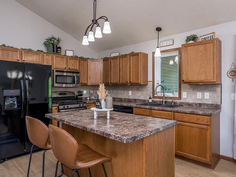 305 Tanager Rd — Photo 8