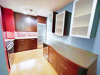 Rented by R New York