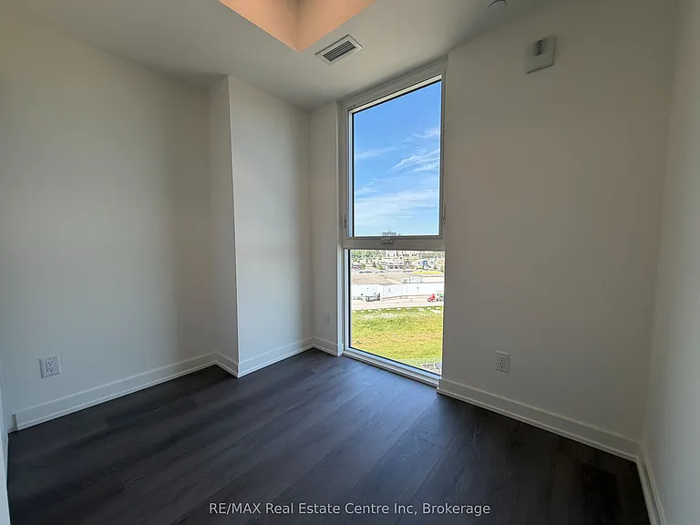 33 Erie Ave #901 — Photo 17