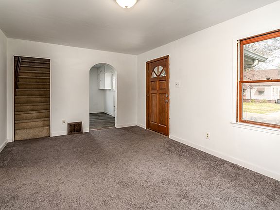 4th image of 1105 W Walkup Ave