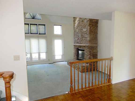 5th image of 208 Dorchester Ct