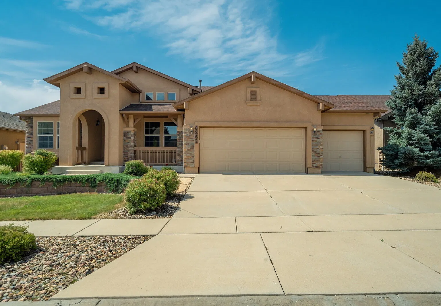 5 bed, 3.0 bath, 3800 sqft, $3,100 — Photo 1