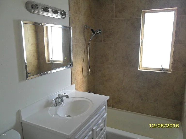 11363 N 113th Ave — Photo 9