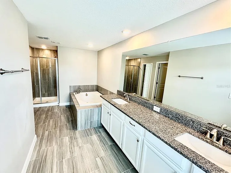 2201 Cerulean Sky Dr — Photo 16
