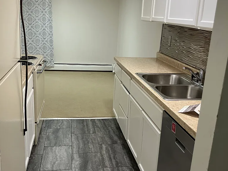 950 Westbrooke Way #7 — Photo 5