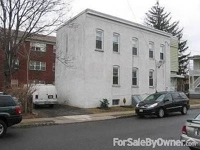 3 bed, $3,000 — Photo 1