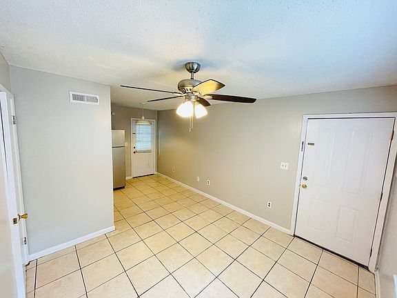 3rd image of 1307A Access Rd