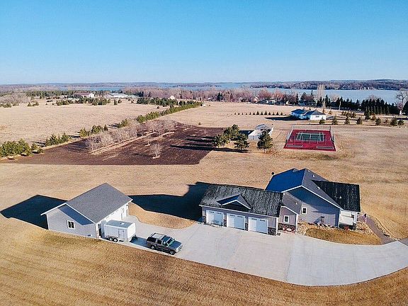 Tennis court & pool nextdoor