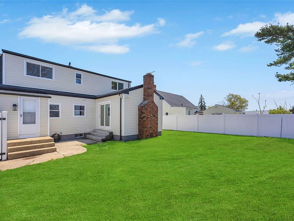 1st image of 18 Clarissa Drive