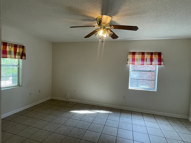 116B N Tillman St — Photo 8