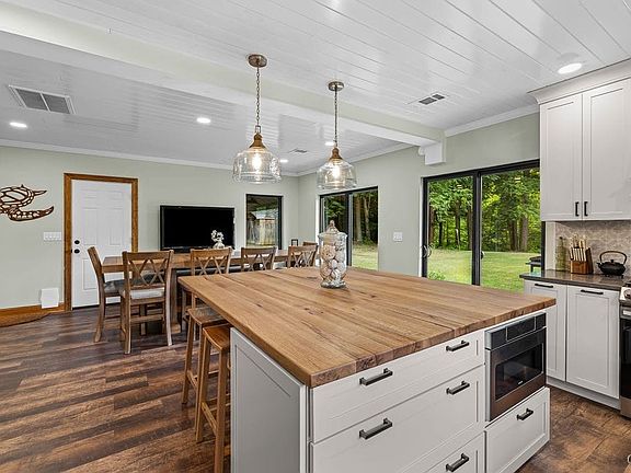 Kitchen middle island (this is huge. Must see.