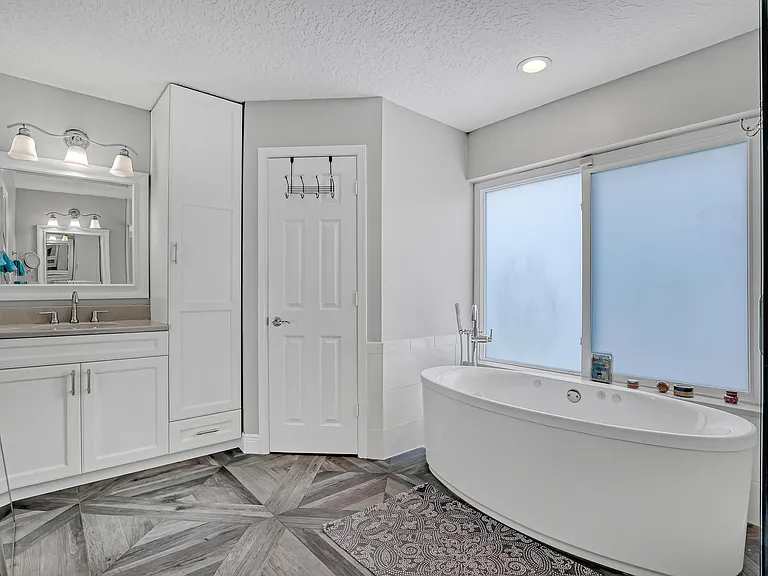 12925 Saint Davids Ct — Photo 30
