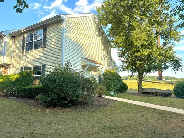 71 Lexton Dr, York, PA 17404