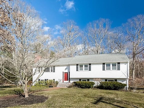 3rd image of 72 Briar Ln