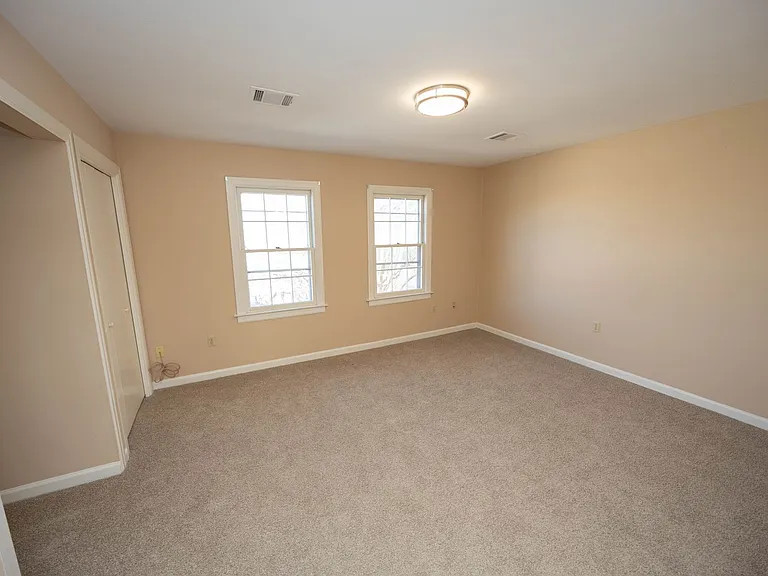 2043 Hazel Hedge Ln — Photo 13