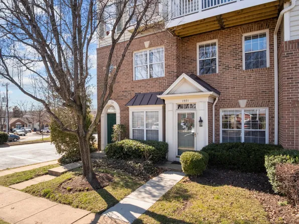 1921 Kenwood Ave, Alexandria, VA 22302