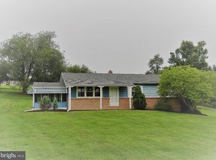 172 E Main St, Elverson, PA 19520