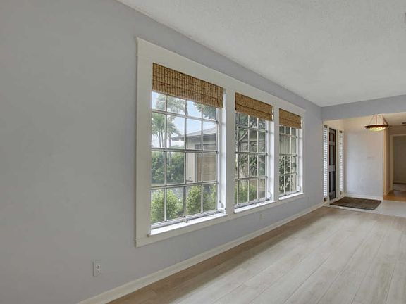 3rd image of 14270 Evelyn Dr