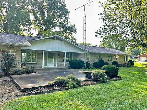 4th image of 3551 Lakeside Dr
