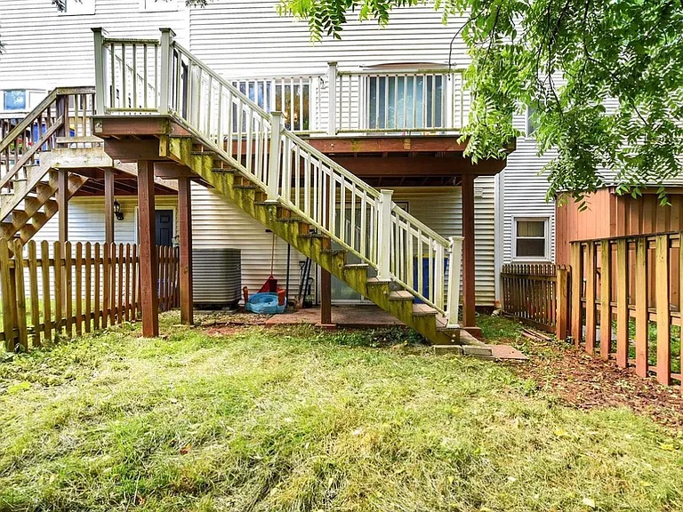 44 Rose Of Sharon Dr #44 — Photo 8
