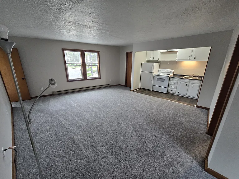 11 N Lake St #1 — Photo 4