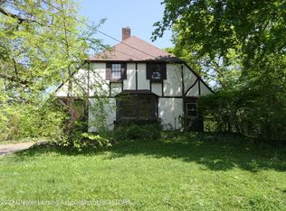 324 Wildwood Dr, East Lansing, MI 48823