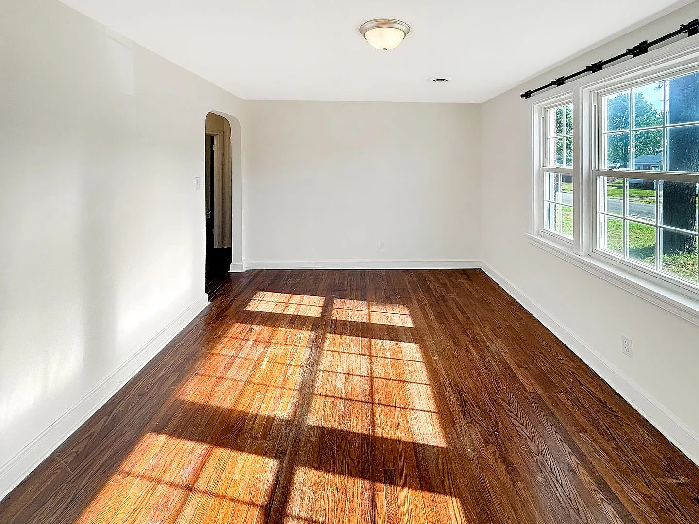 Comfortable 2-Bedroom Henrico Home — Photo 4