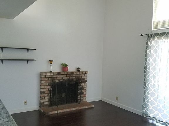 5th image of 2050 Davis Dr