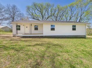 1102 Golf Course Rd, Ava, MO 65608