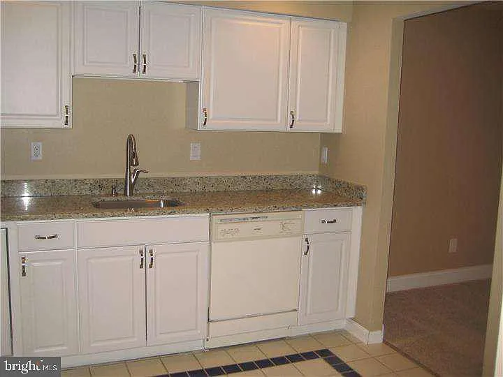 205 Bernard Ct — Photo 4