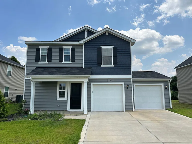 216 Melbourne Dr — Photo 2