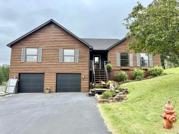 1136 Rayburn St, Olive Hill, KY 41164