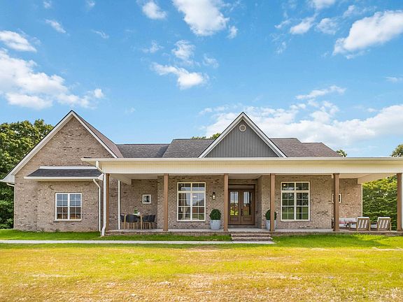 2nd image of 370 Splendor View Dr
