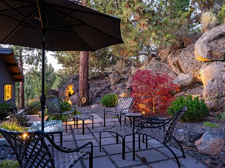 19077 Mount McLoughlin Ln — Photo 7